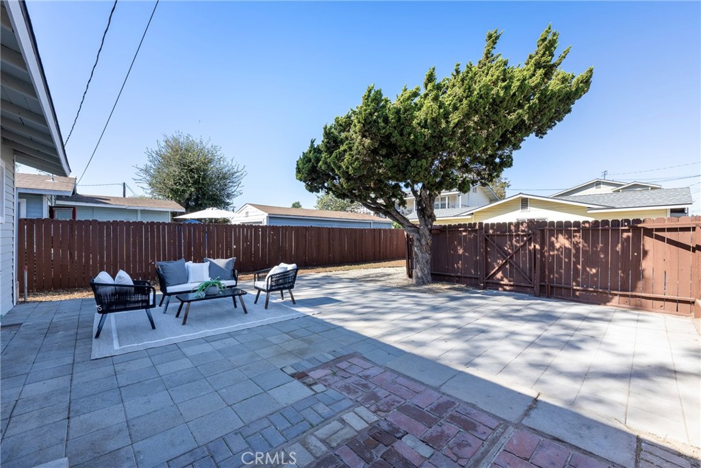 911 E Commonwealth Ave