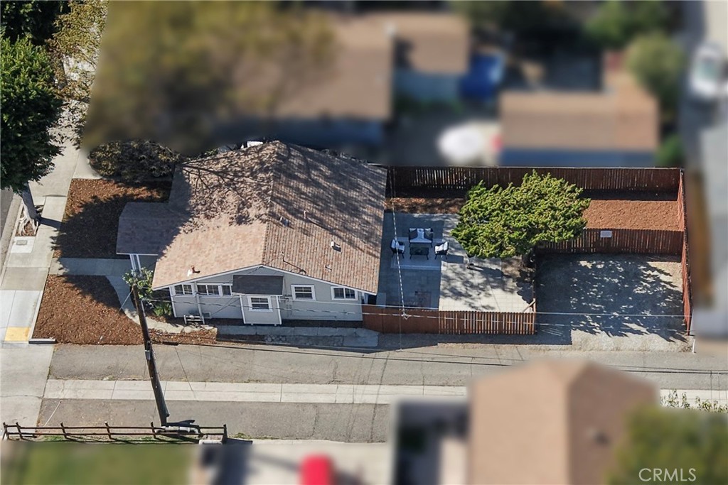 911 E Commonwealth Ave