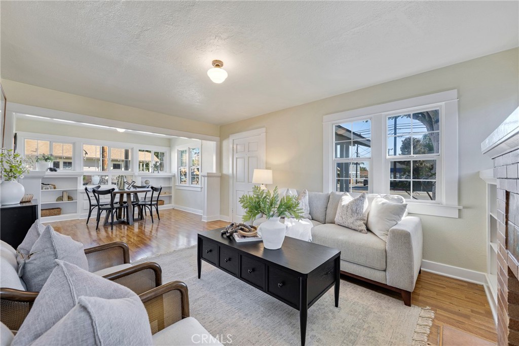 911 E Commonwealth Ave