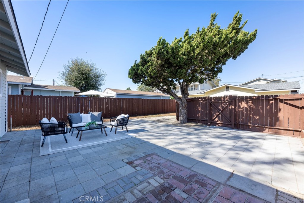 911 E Commonwealth Ave