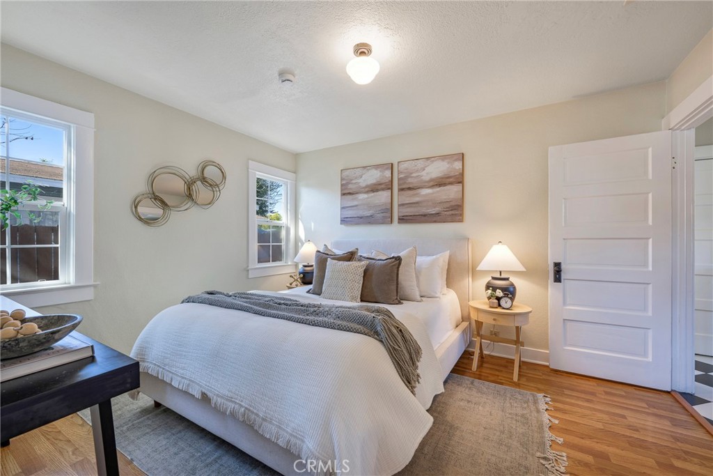 911 E Commonwealth Ave