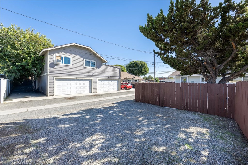 911 E Commonwealth Ave