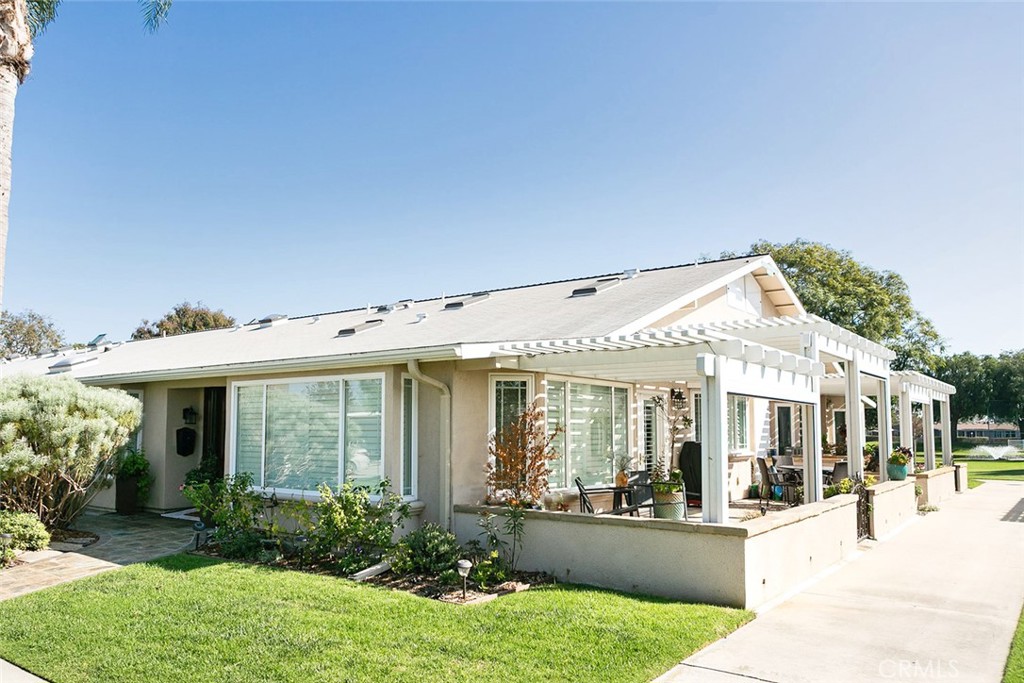 1790 Sunningdale Ave 15G