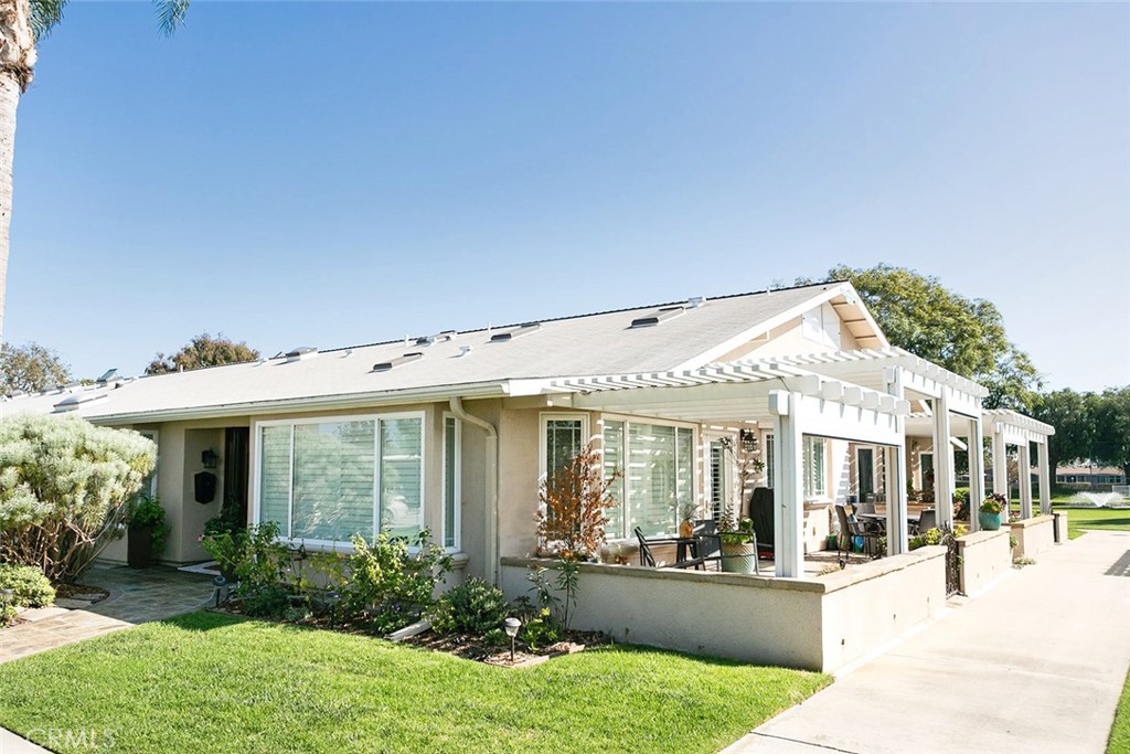 1790 Sunningdale Ave 15G