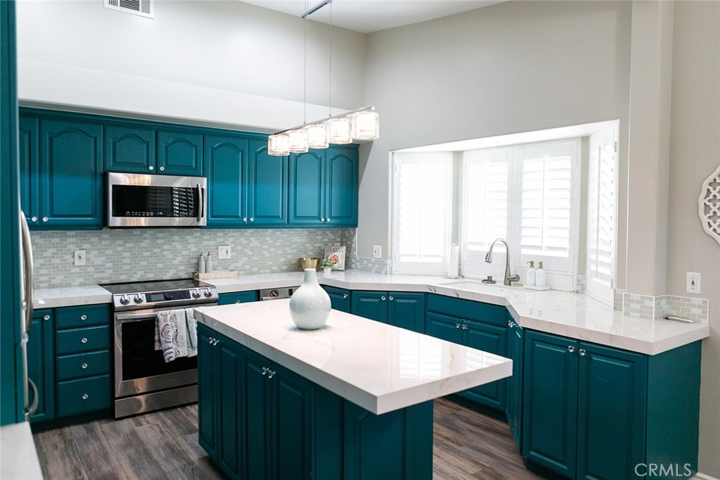 1790 Sunningdale Ave 15G