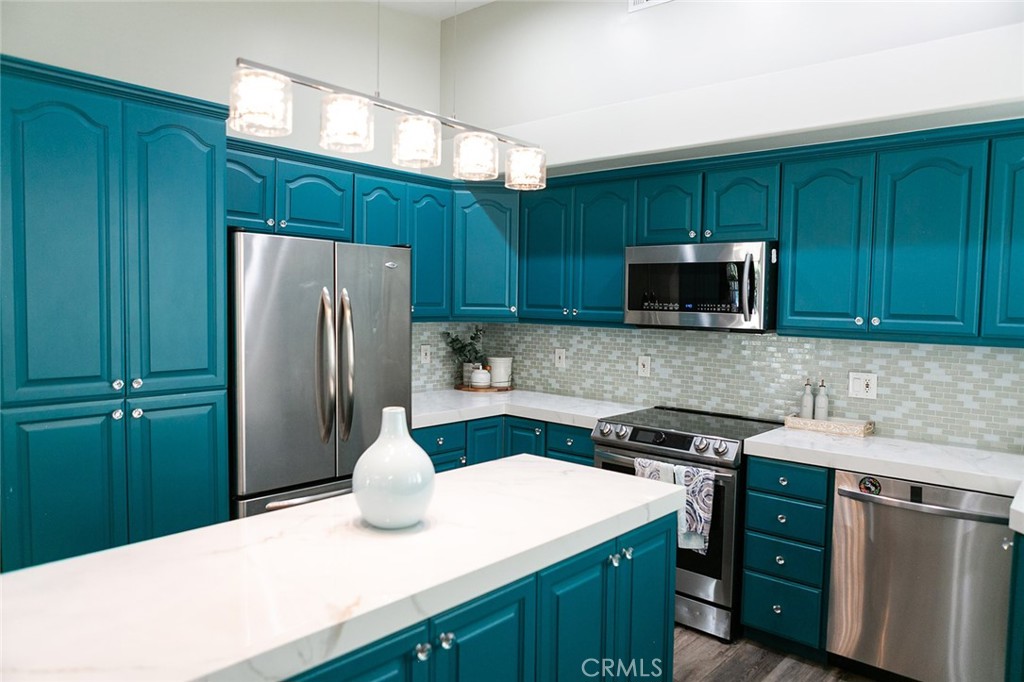 1790 Sunningdale Ave 15G