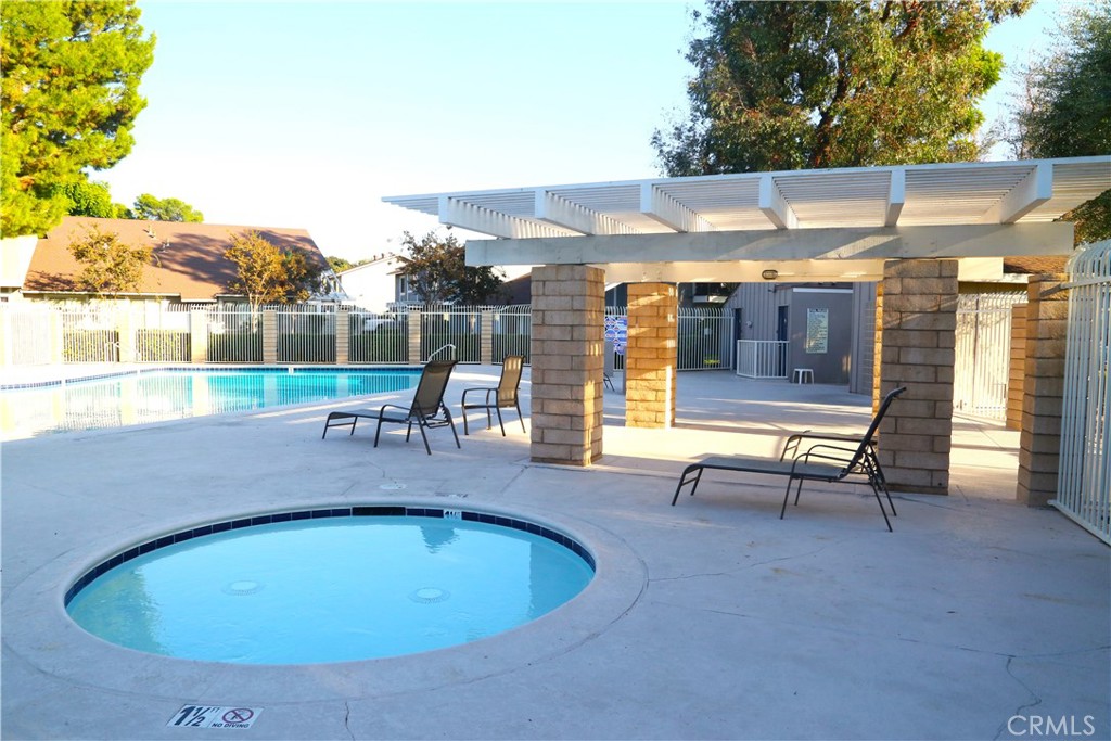 1727 N Willow Woods Drive C