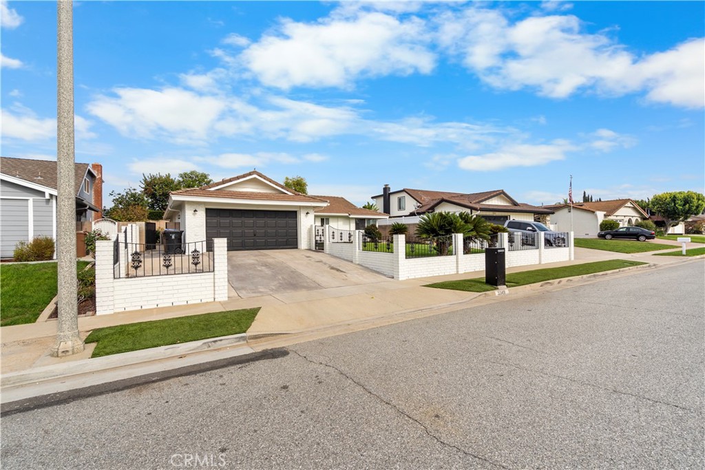 3349 Greenleaf Drive