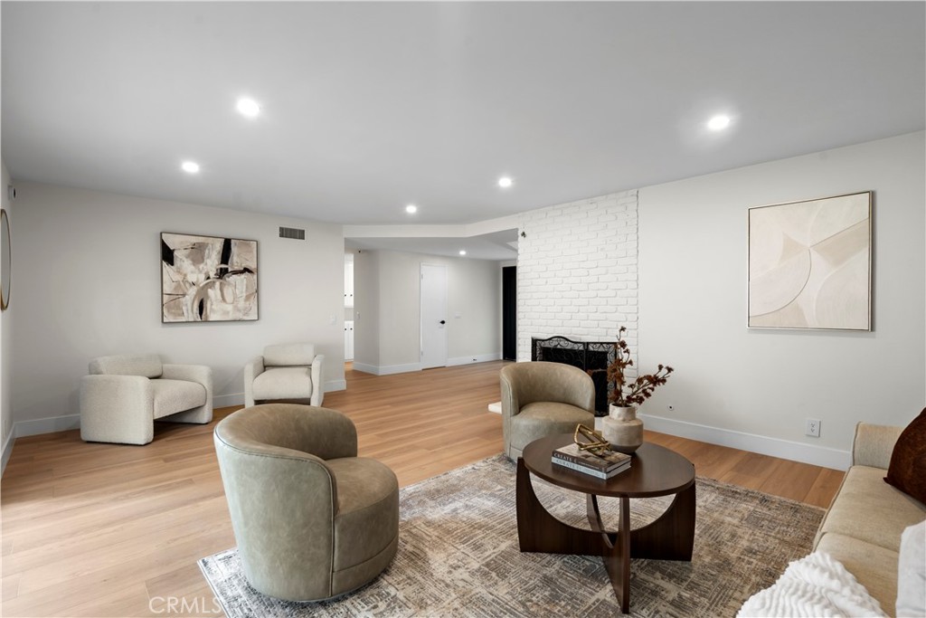 3349 Greenleaf Drive