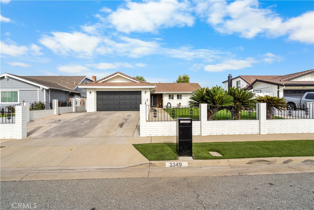 3349 Greenleaf Drive