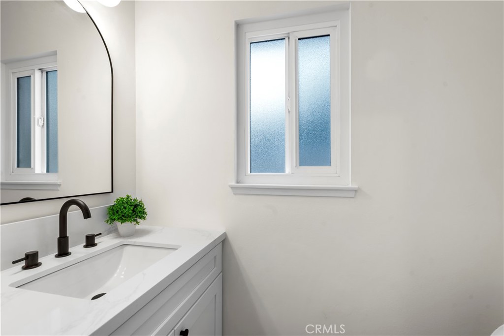 3349 Greenleaf Drive