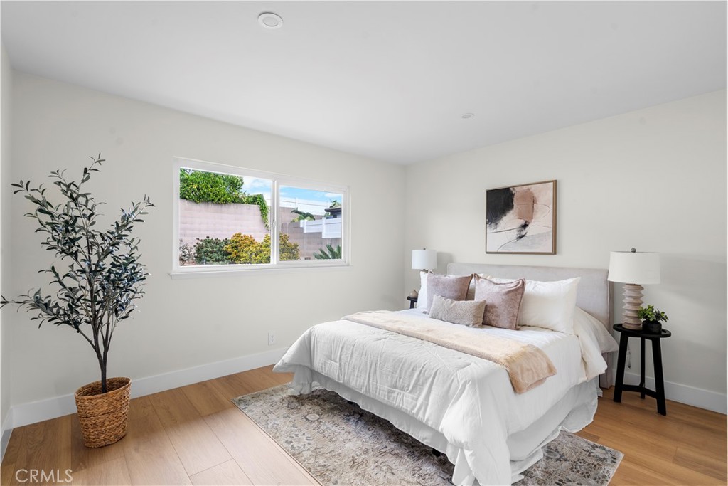 3349 Greenleaf Drive