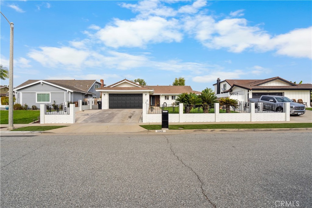 3349 Greenleaf Drive