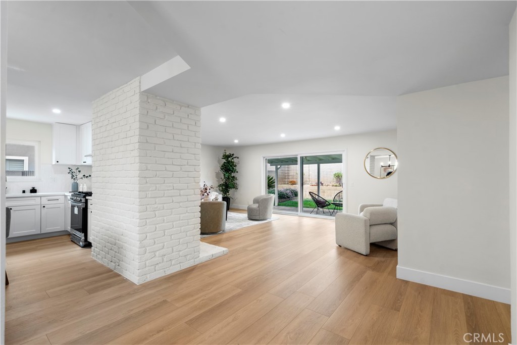 3349 Greenleaf Drive