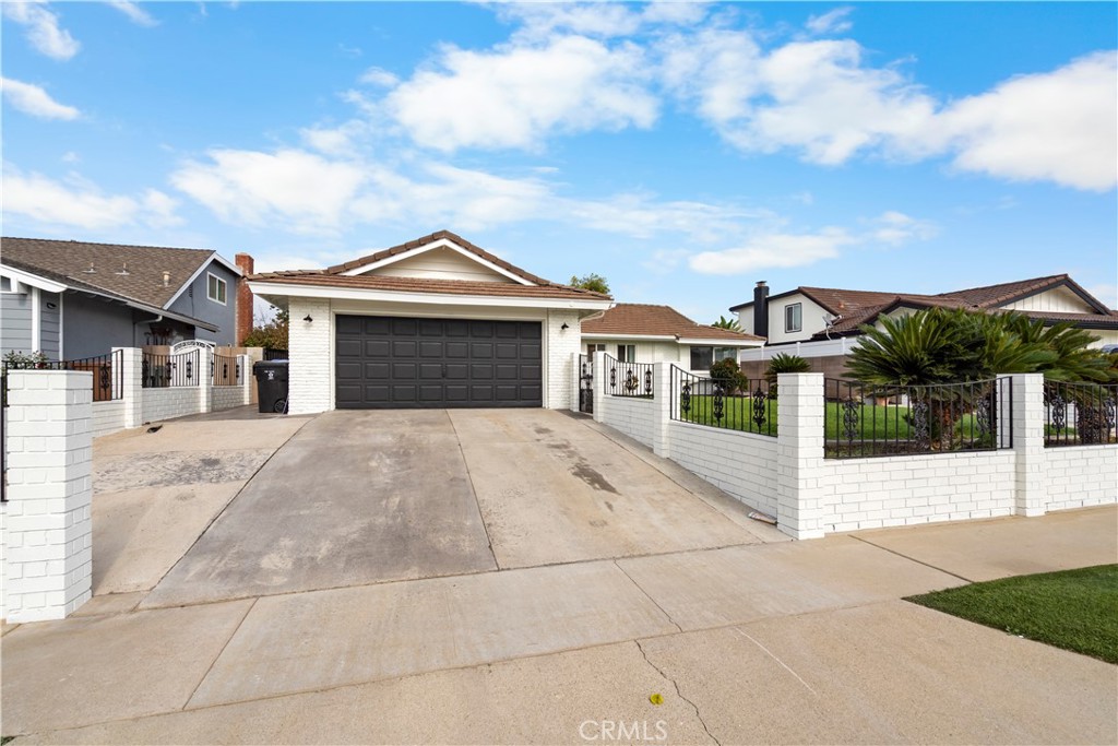 3349 Greenleaf Drive