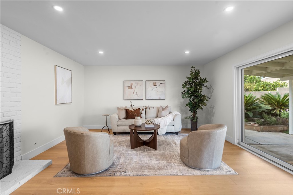 3349 Greenleaf Drive