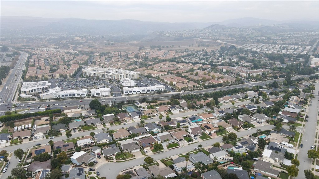 3349 Greenleaf Drive