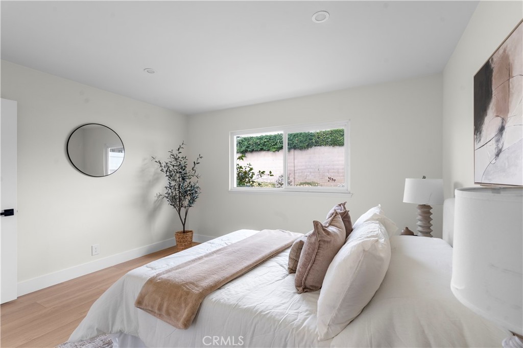 3349 Greenleaf Drive