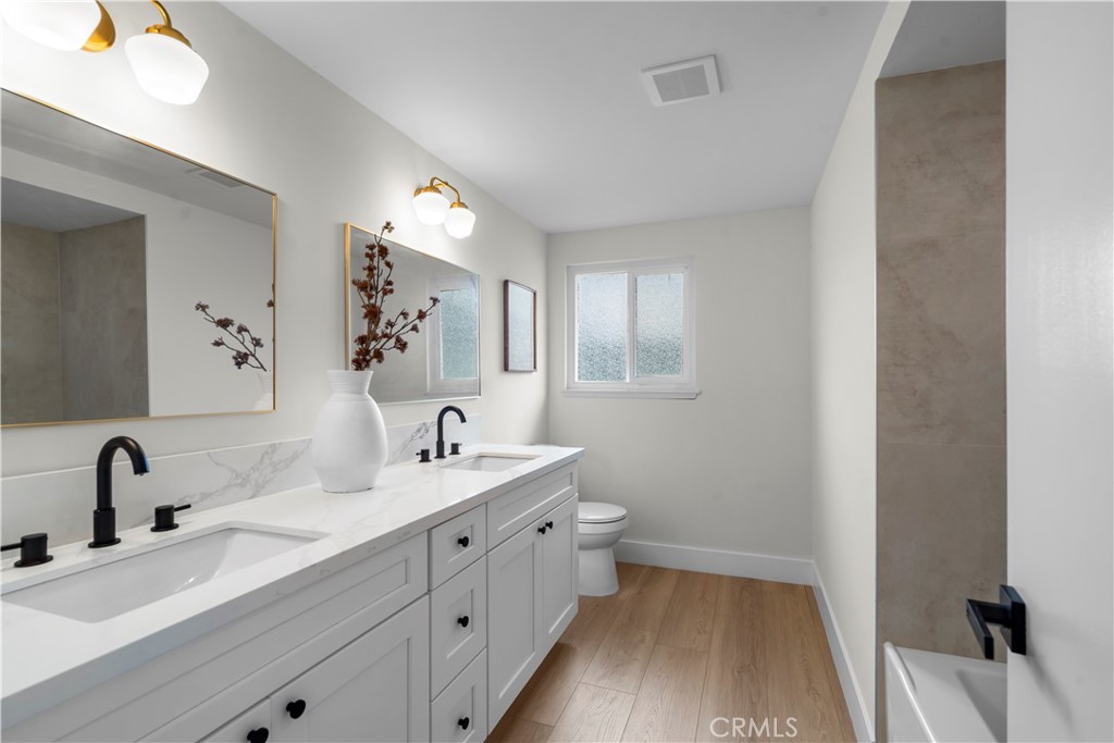 3349 Greenleaf Drive