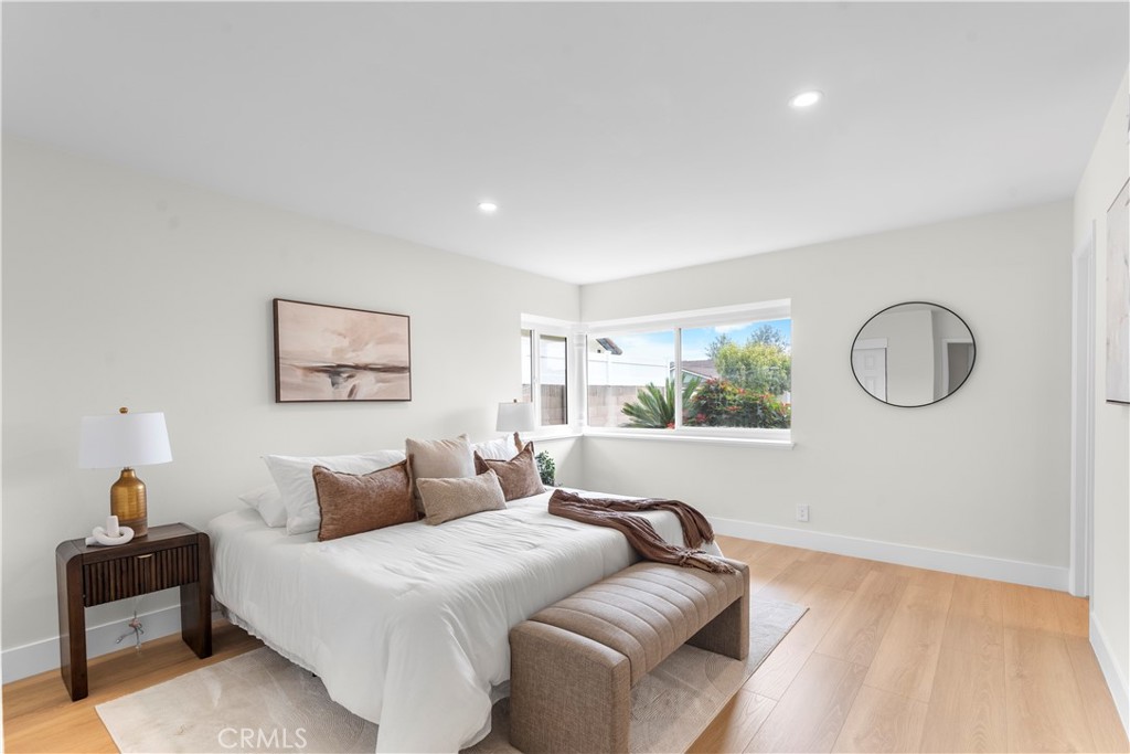 3349 Greenleaf Drive