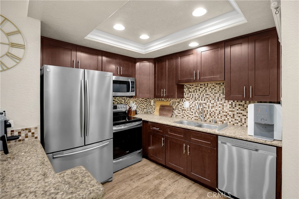 22709 Lakeway Dr 493