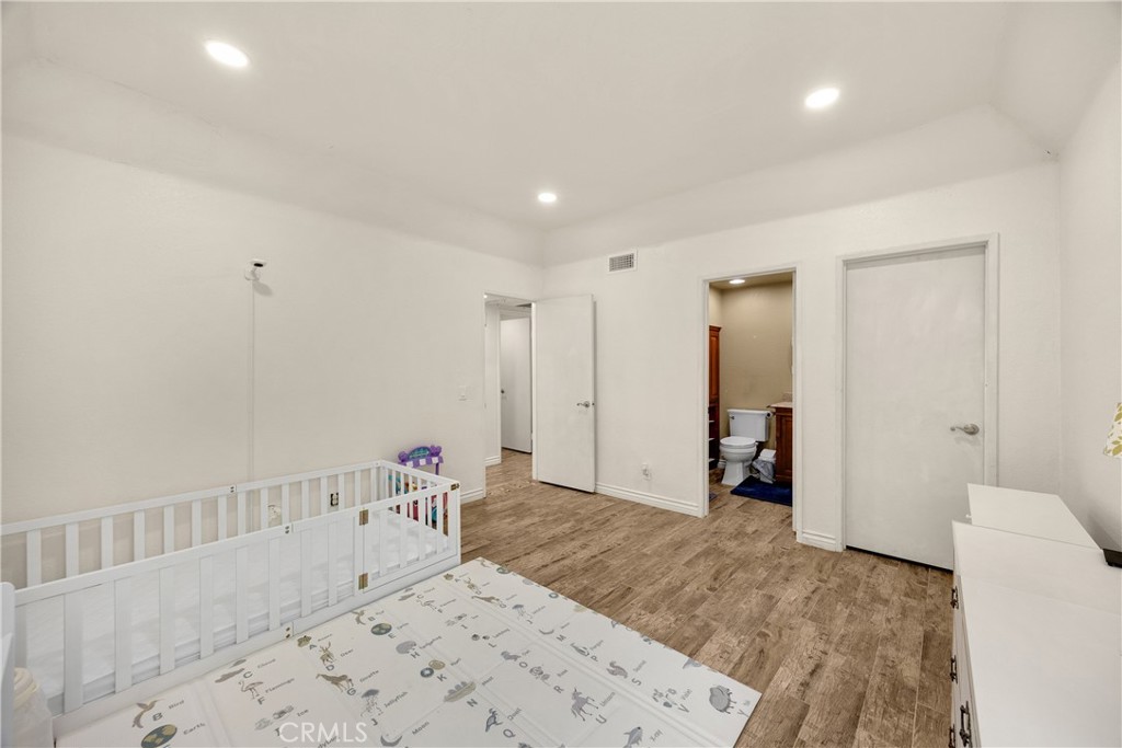 22709 Lakeway Dr 493