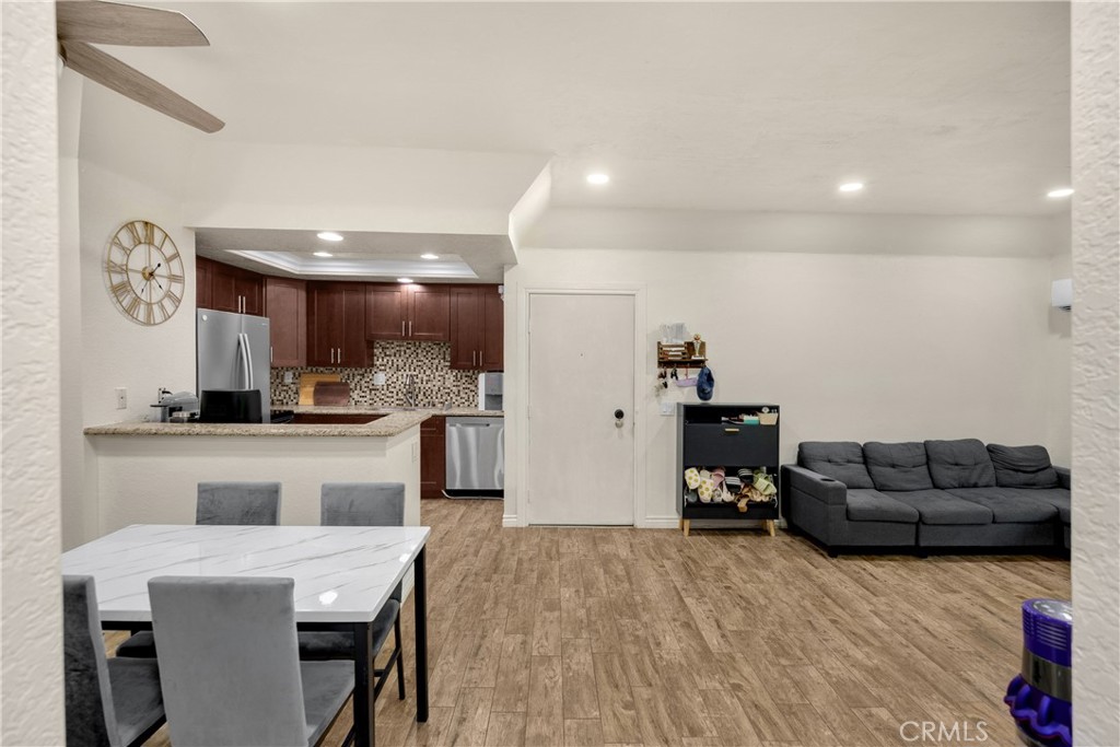 22709 Lakeway Dr 493