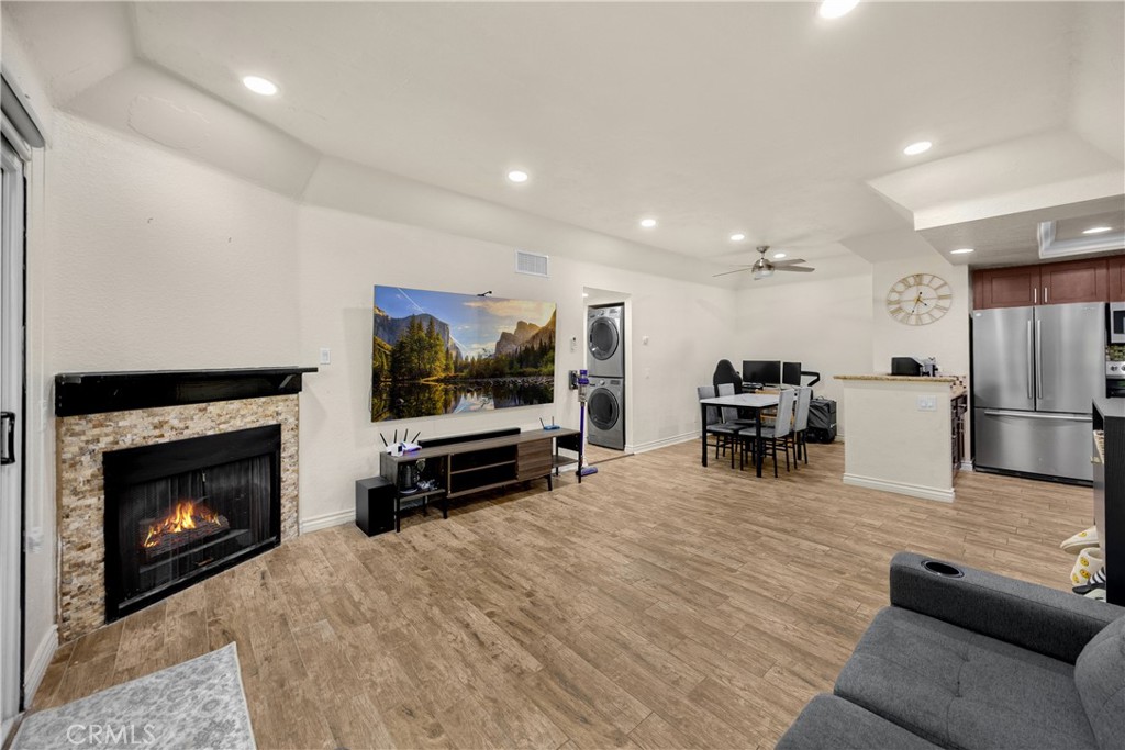 22709 Lakeway Dr 493