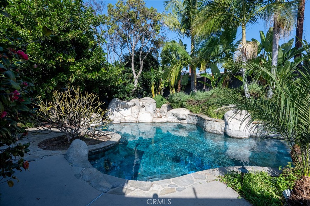 1226 E Ensign Circle