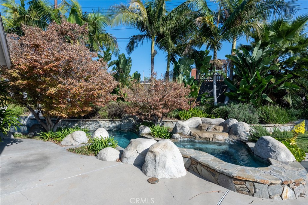 1226 E Ensign Circle