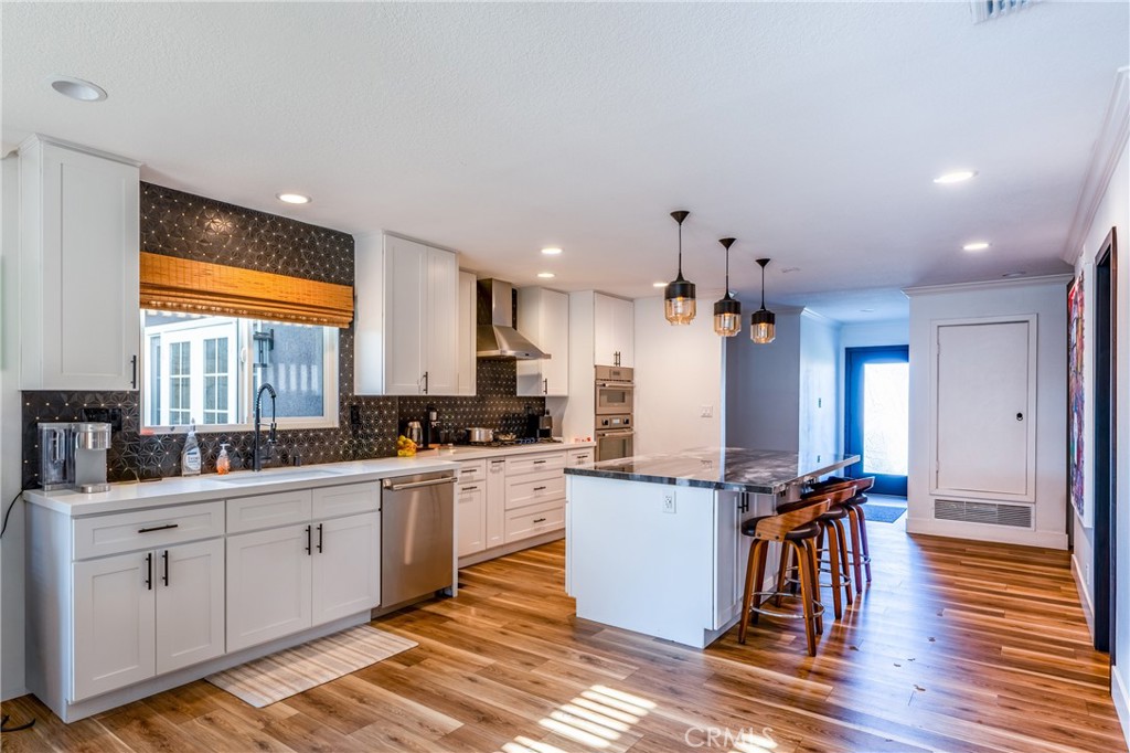 1226 E Ensign Circle