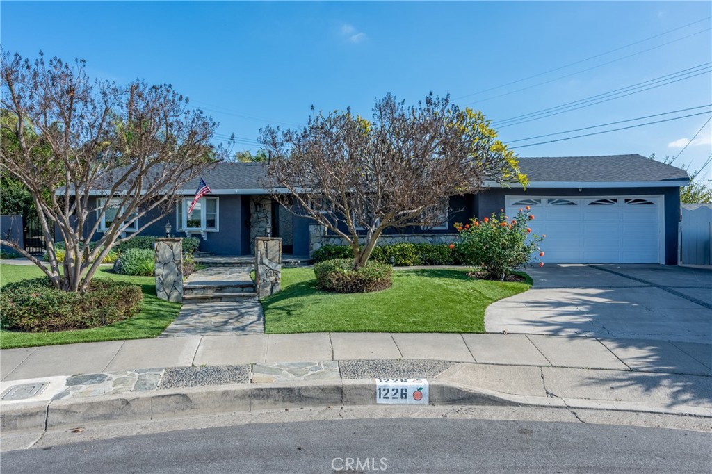 1226 E Ensign Circle