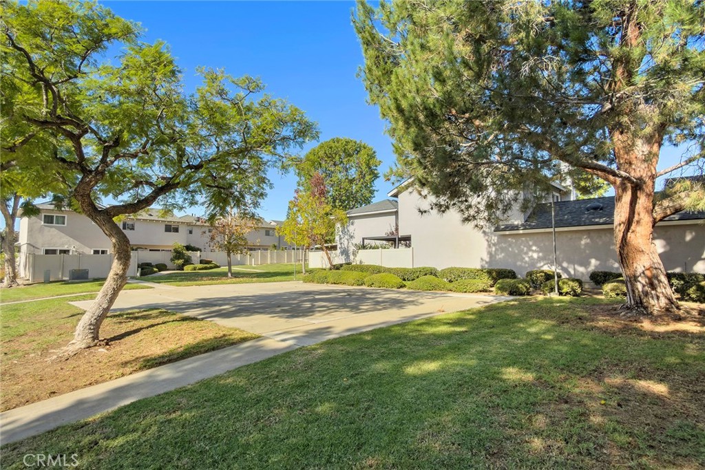 6832 Tahitian Circle