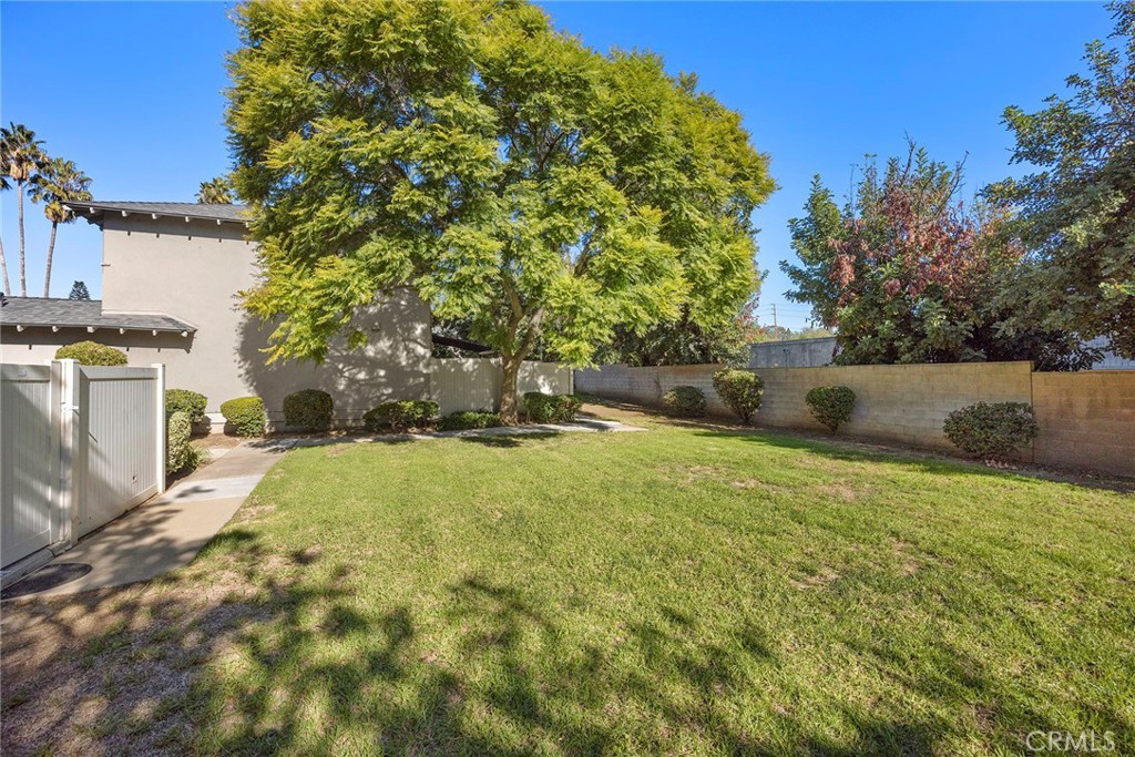 6832 Tahitian Circle