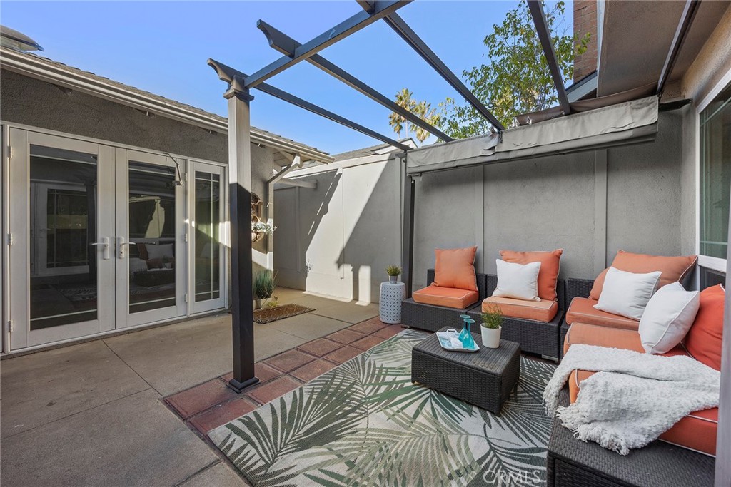 6832 Tahitian Circle