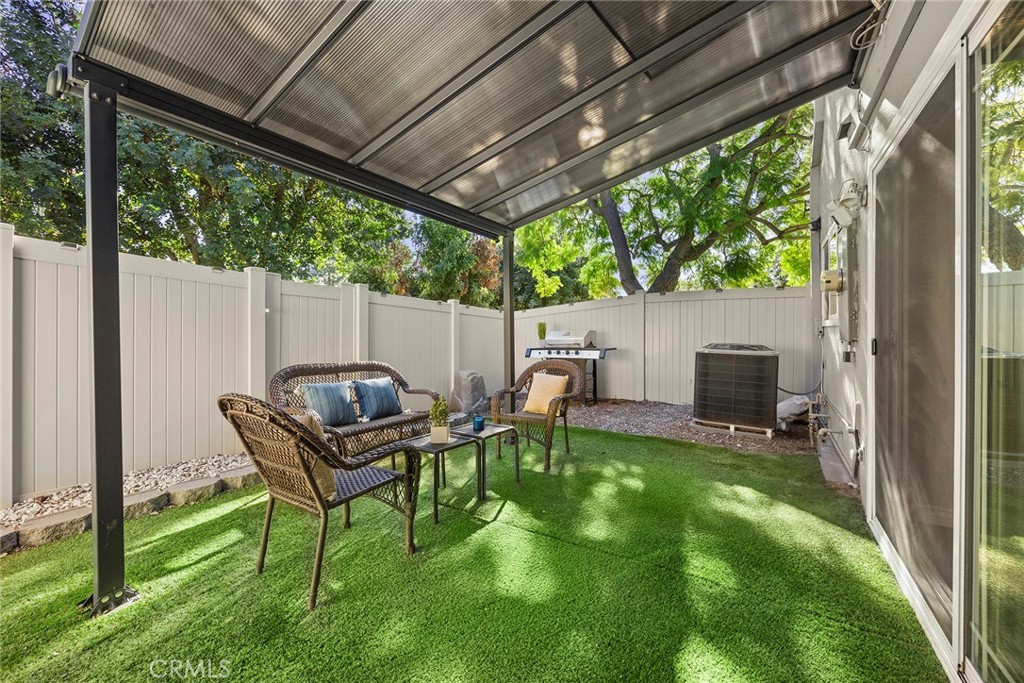 6832 Tahitian Circle