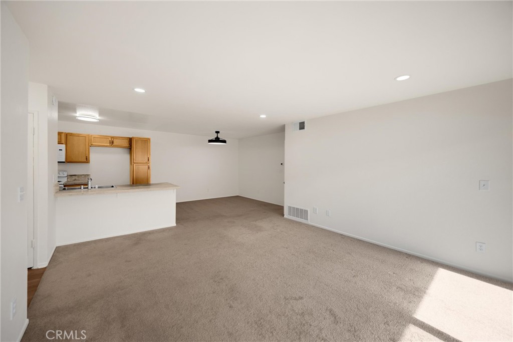 2521 W Sunflower Avenue R8