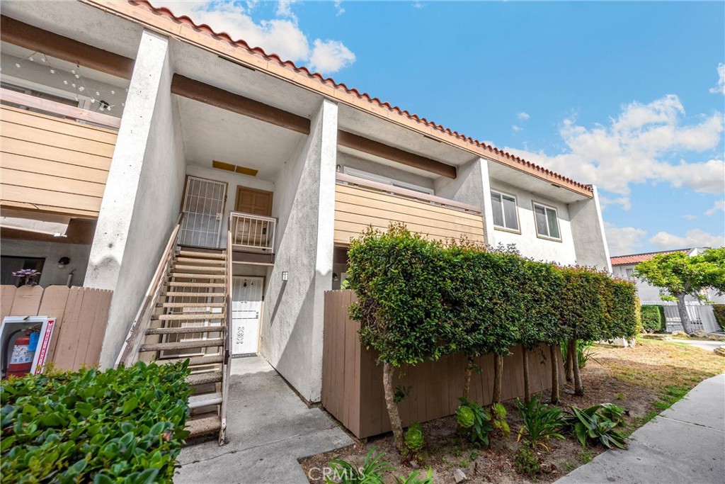 2521 W Sunflower Avenue R8