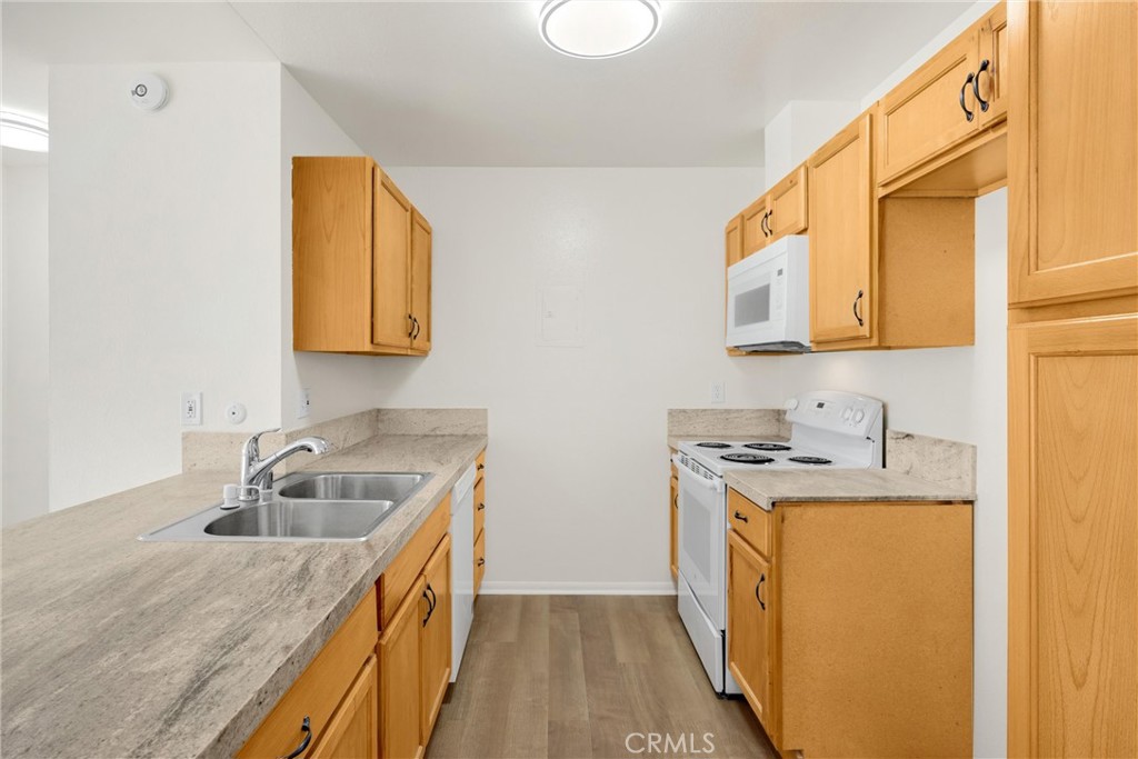 2521 W Sunflower Avenue R8