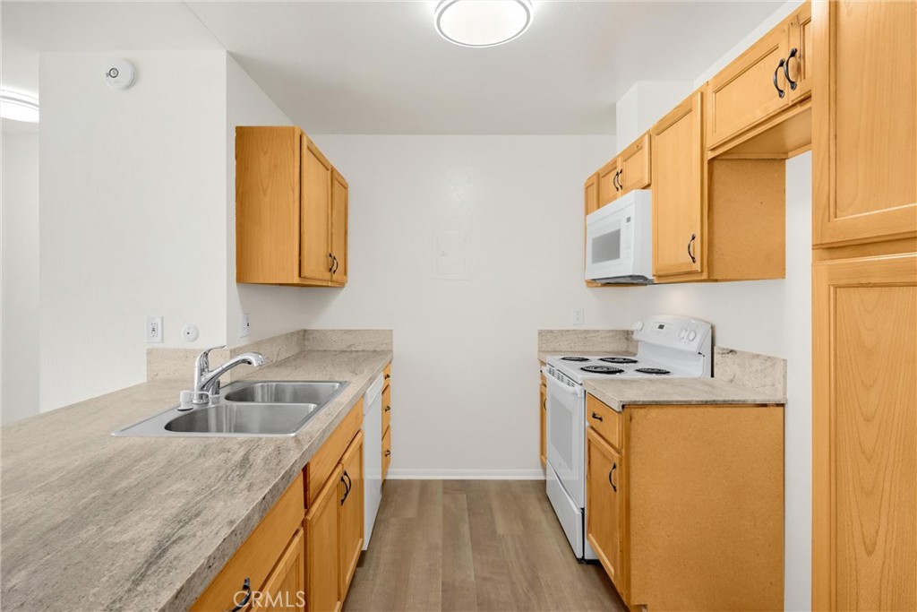 2521 W Sunflower Avenue R8