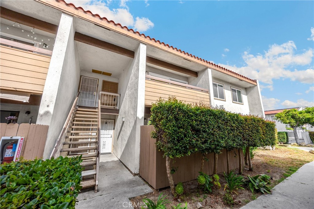 2521 W Sunflower Avenue R8