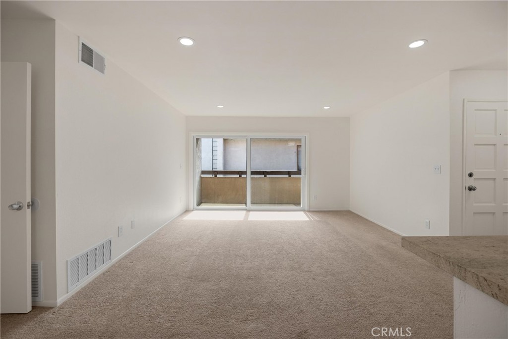 2521 W Sunflower Avenue R8