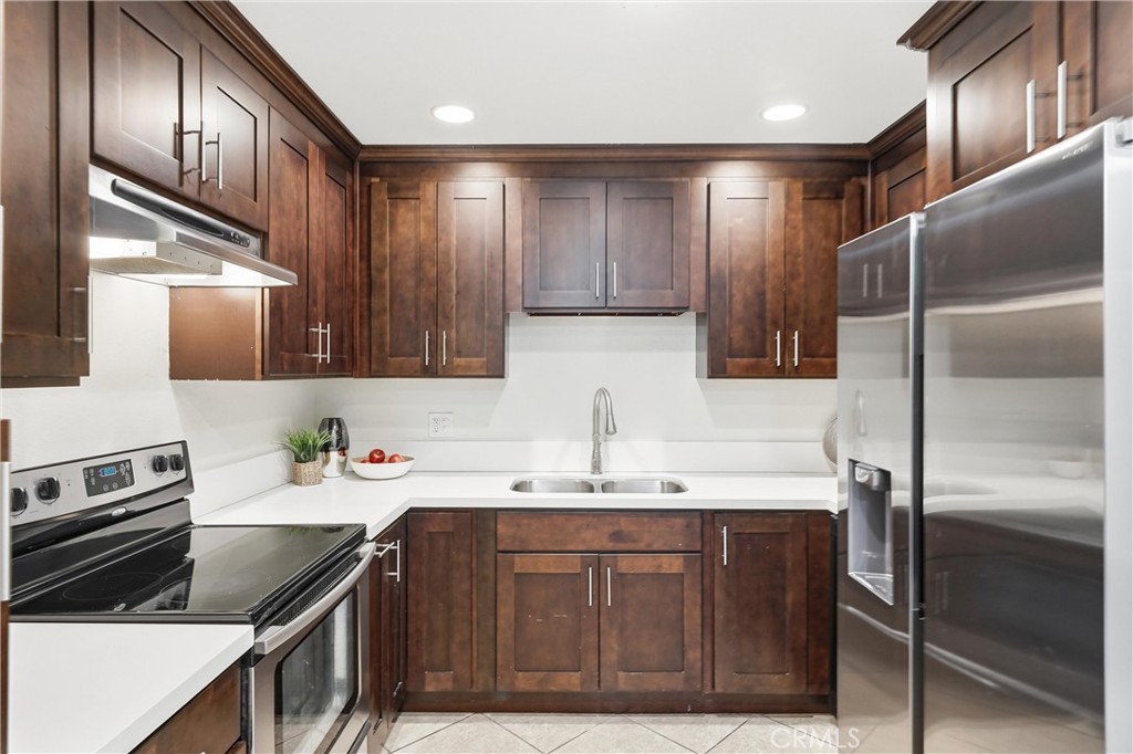 545 Chestnut Ave #207