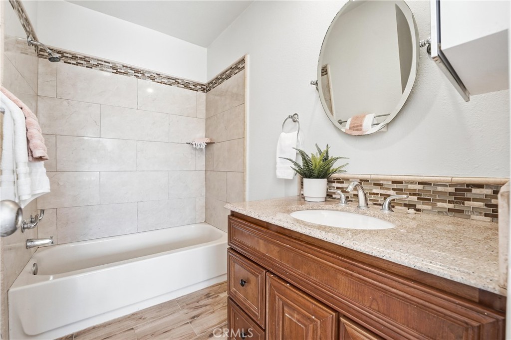 545 Chestnut Ave #207