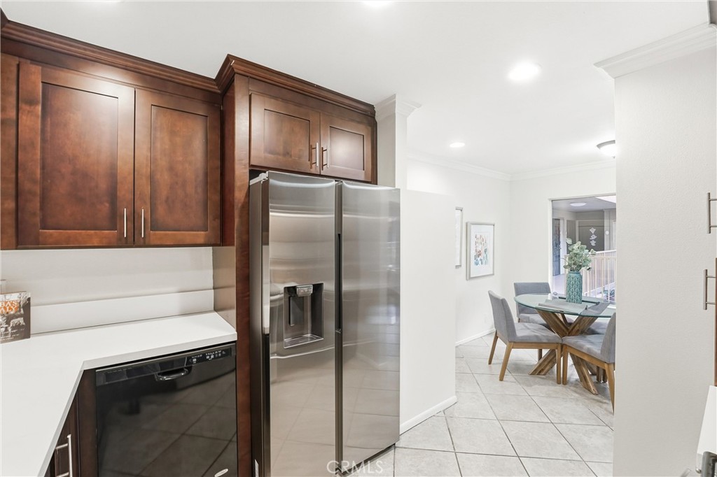 545 Chestnut Ave #207