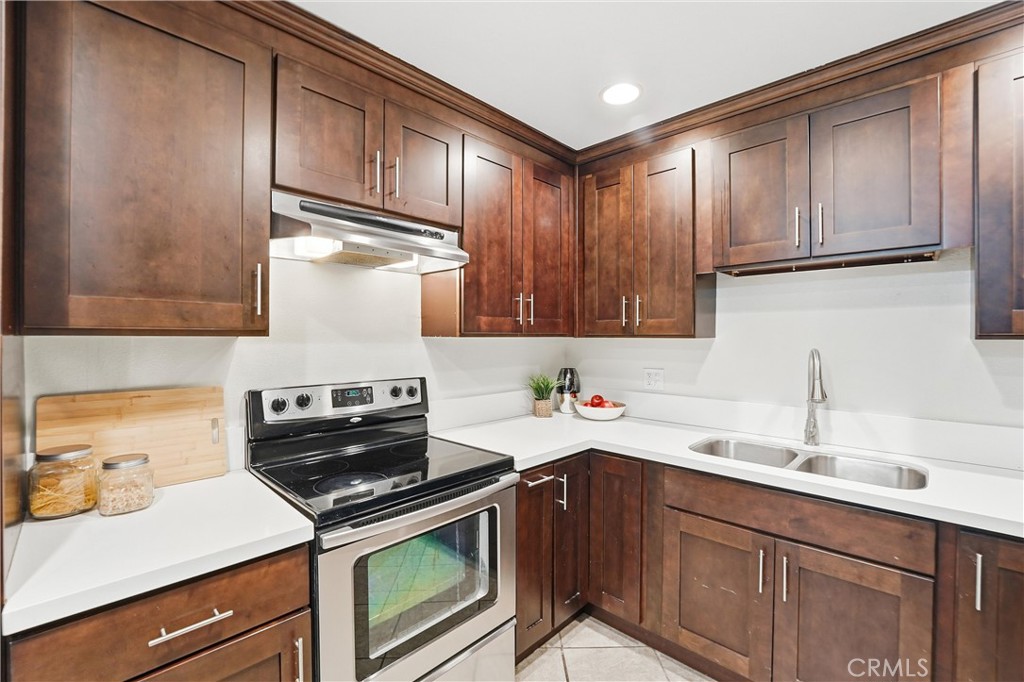 545 Chestnut Ave #207