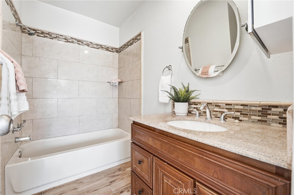 545 Chestnut Ave #207