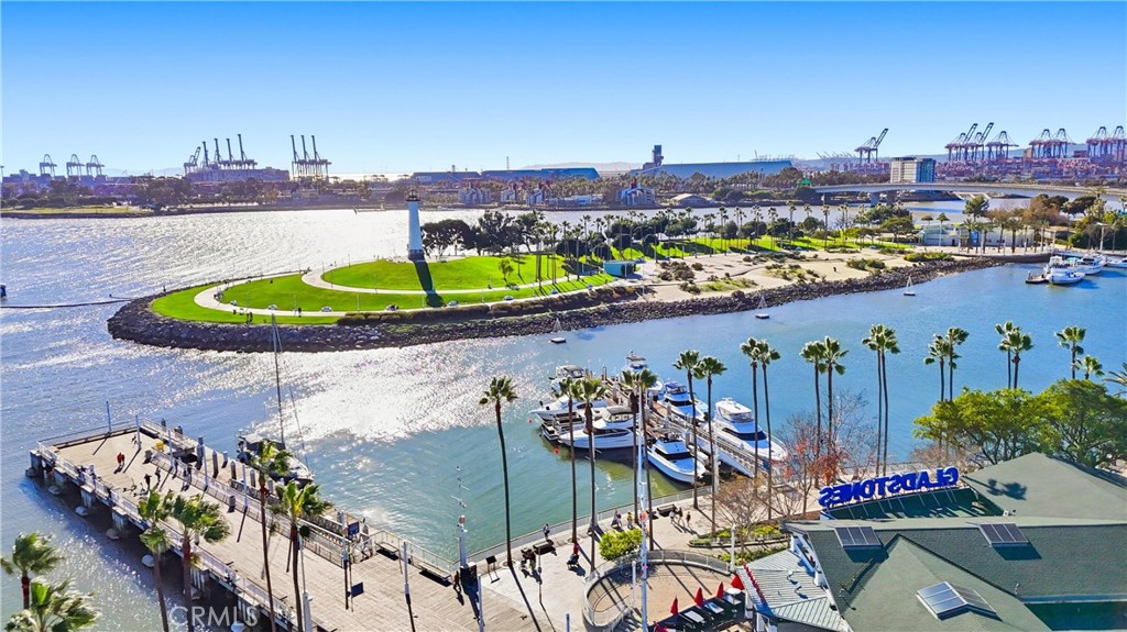 545 Chestnut Ave #207