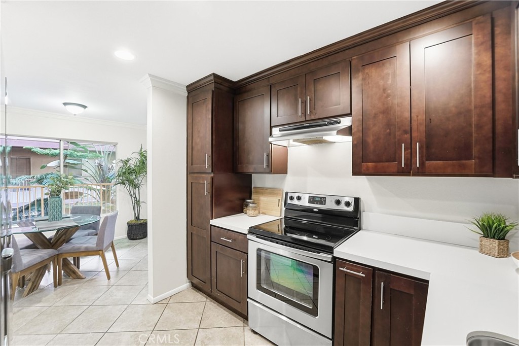 545 Chestnut Ave #207