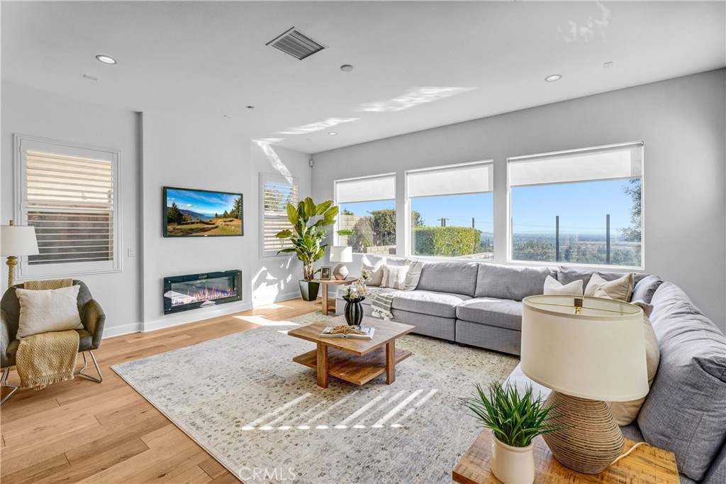 2488 E Kern River Lane